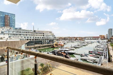 2 bedroom apartment for sale, Maritime Walk, Southampton, Hampshire