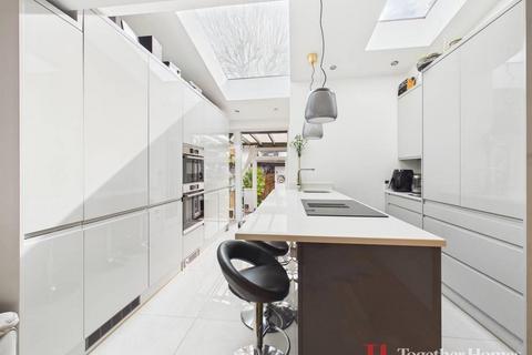 3 bedroom house for sale, Elm Park Avenue, Hornchurch