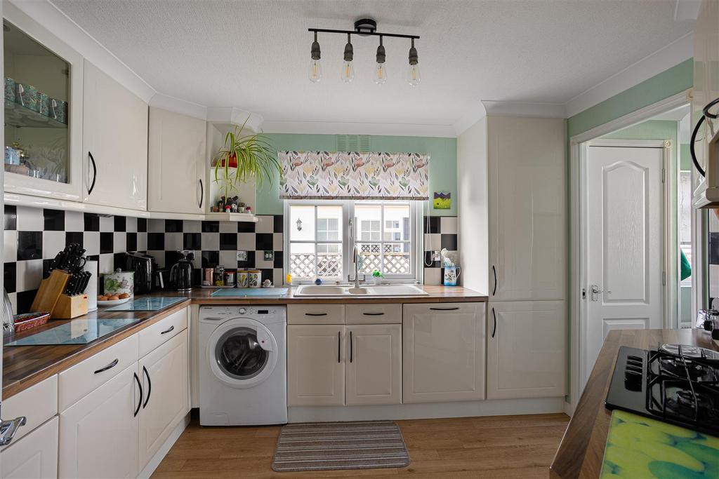 8 Beech Avenue 25.jpg