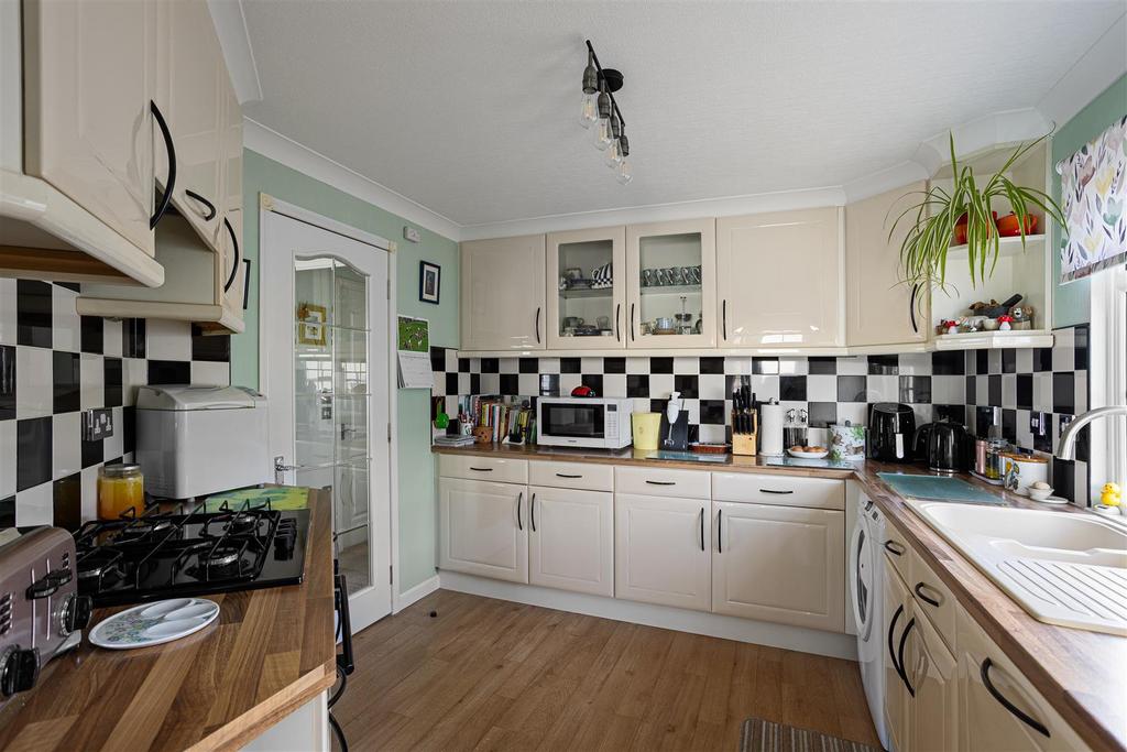8 Beech Avenue 37.jpg