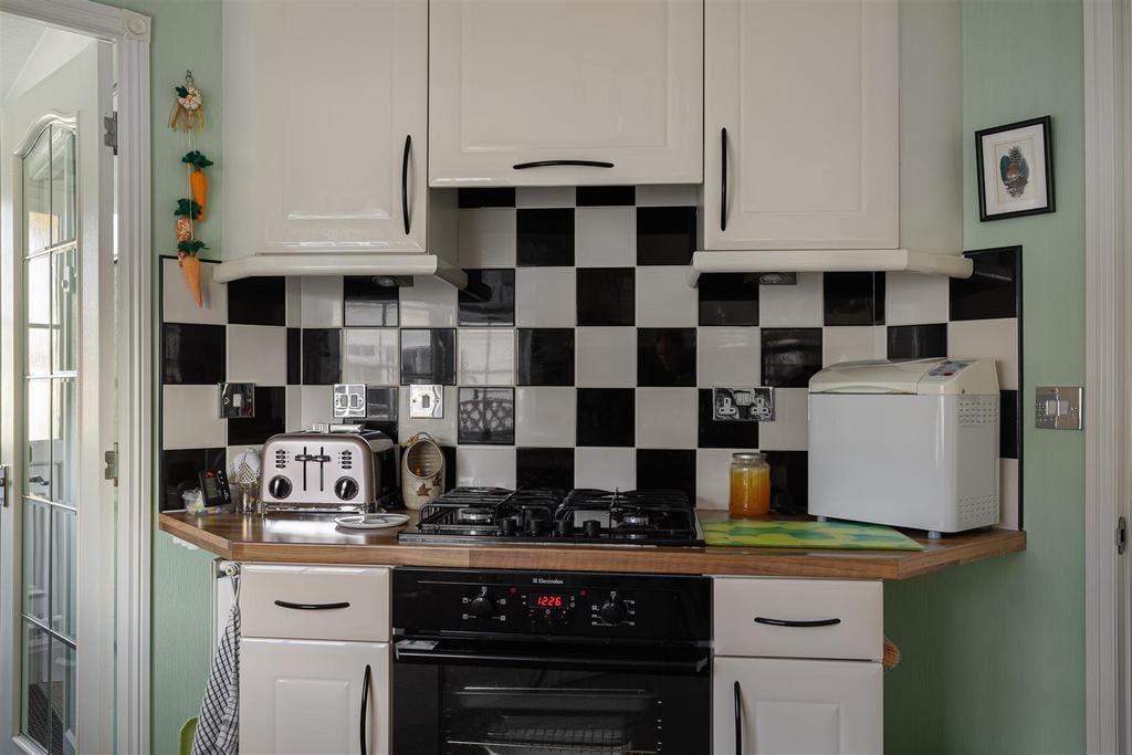 8 Beech Avenue 34.jpg