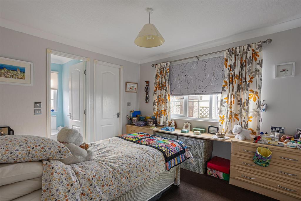 8 Beech Avenue 16.jpg