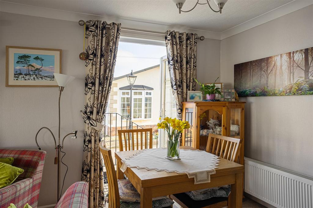 8 Beech Avenue 64.jpg