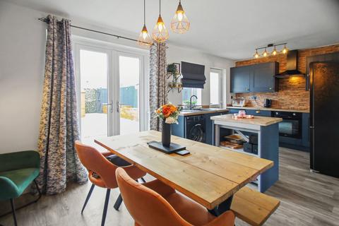 3 bedroom terraced house for sale, Ynyscorrwg Road, Pontypridd, CF37 5AP