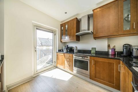 3 bedroom flat for sale, Arden Crescent, London E14