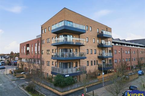 3 bedroom flat for sale, Thornbury Way, London