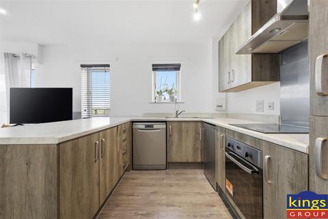 3 bedroom flat for sale, Thornbury Way, London