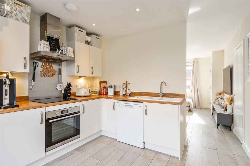 33 Noble Way 5.jpg