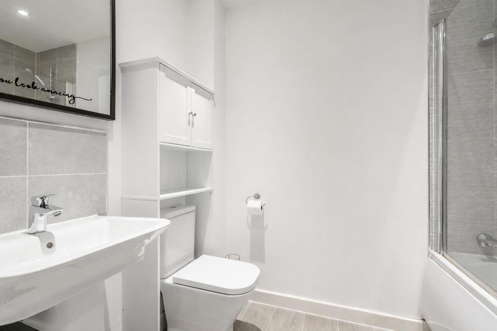 33 Noble Way 6.jpg