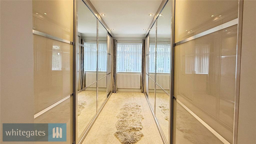 Bed 1 Dressing Room