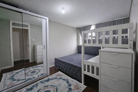 2 bedroom apartment for sale, Dorrit Mews, London N18