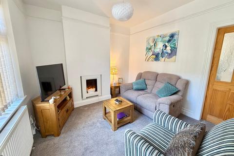 2 bedroom terraced house for sale, Compeigne Avenue, Riddlesden, Keighley, BD21