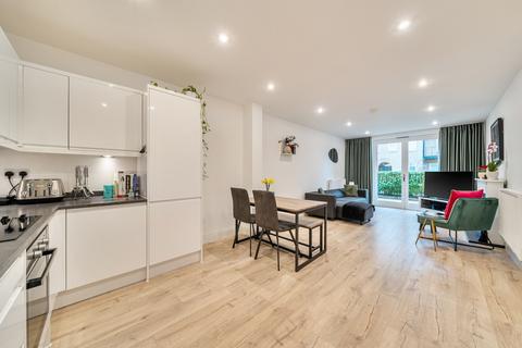1 bedroom flat for sale, Mornington House, Atkinson Close, London, SW20