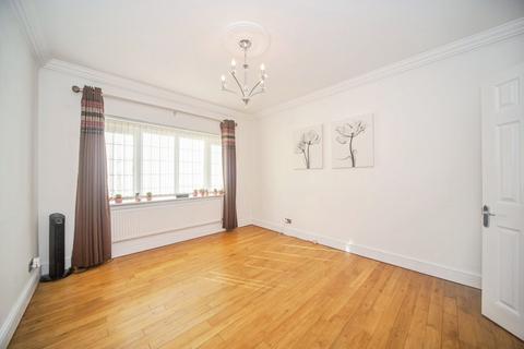 4 bedroom detached house for sale, Botley Road, Eastleigh SO50