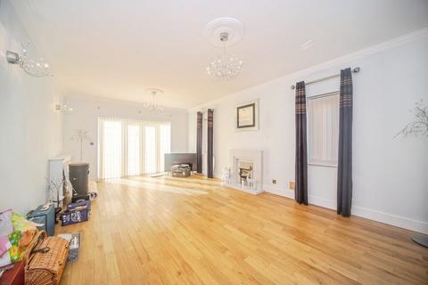 4 bedroom detached house for sale, Botley Road, Eastleigh SO50