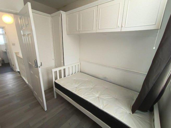 Mackie-grove-bs34-7nf-1050723