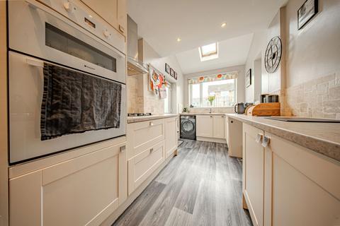 3 bedroom townhouse for sale, Wyke Lane, Bradford BD12