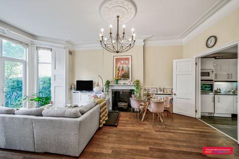 2 bedroom flat to rent, Compayne Gardens, London, NW6
