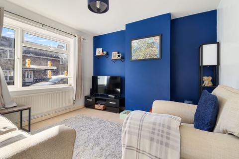 3 bedroom end of terrace house for sale, Avenue Road, Huntingdon PE29