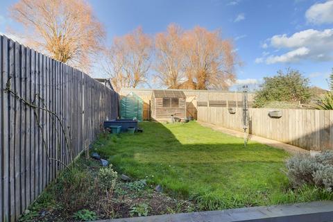 3 bedroom end of terrace house for sale, Avenue Road, Huntingdon PE29