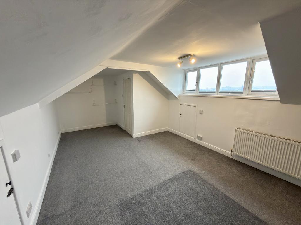 Bedroom 1b