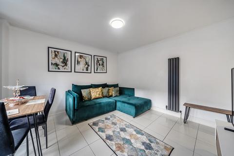 undefined, Taffy's How, Mitcham CR4