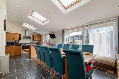 undefined, West Barnes Lane, New Malden KT3