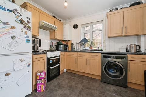 2 bedroom semi-detached house for sale, Dean Road, Southampton