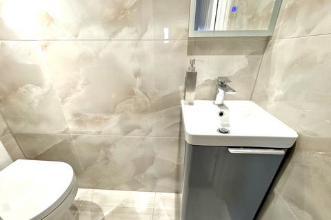 undefined, 528 Greenford Road, Greenford, Greenford, UB6
