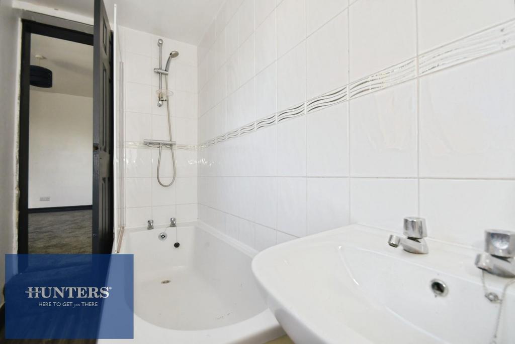 BATHROOM 02.jpg