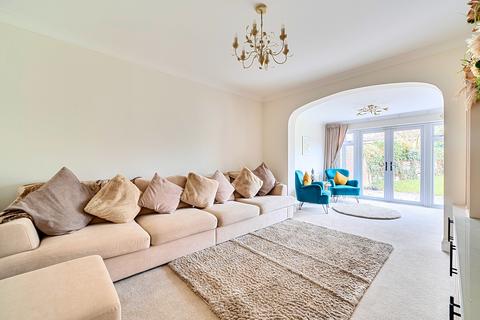 undefined, Minterne Avenue, Southall, UB2