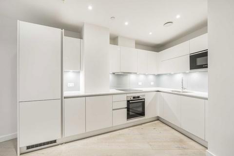 2 bedroom flat to rent, Goodwin Street, London N4