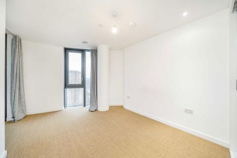 2 bedroom flat to rent, Goodwin Street, London N4