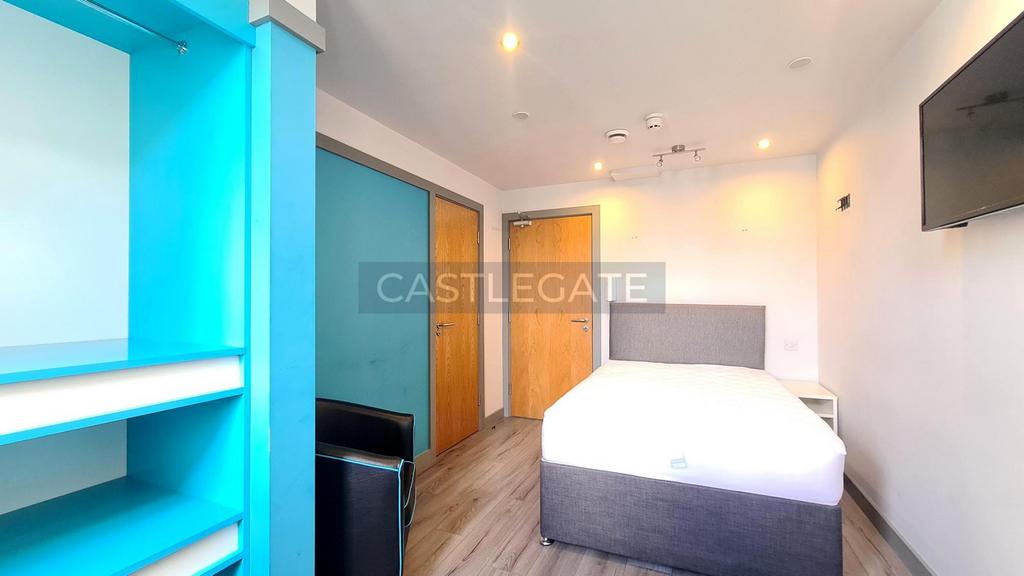 Room 75 The Works at Standard House (2)