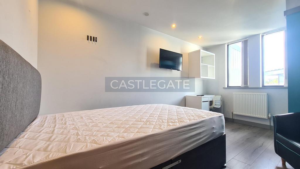 Room 75 The Works at Standard House (2)