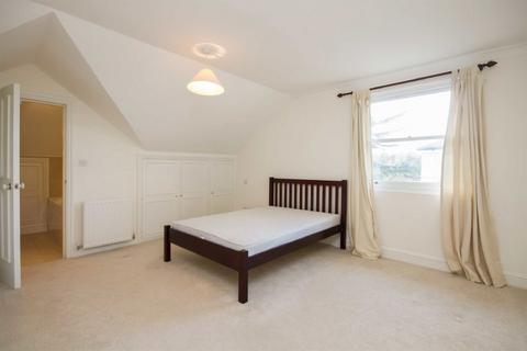 2 bedroom flat to rent, Portinscale Road, London SW15