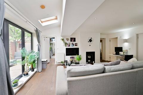 3 bedroom flat to rent, Cromwell Road, Wimbledon, London, SW19