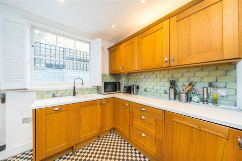 2 bedroom flat for sale, Hambalt Road, London SW4