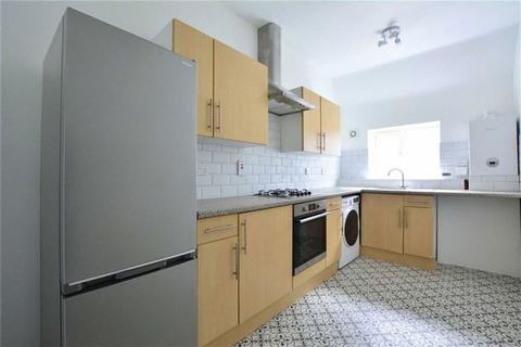 2 bedroom flat to rent, Southend Crescent, London SE9