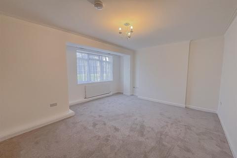 2 bedroom flat to rent, Bell Lane, Hendon NW4