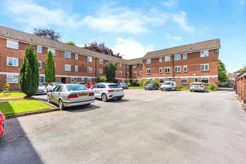2 bedroom flat for sale, The Homestead, Ashton Lane, Sale, Greater Manchester, M33
