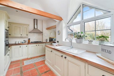 2 bedroom semi-detached house for sale, Mint Lane, Tadworth KT20