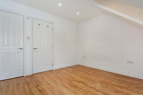 undefined, High Road, Ickenham