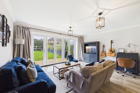 undefined, Billingshurst RH14