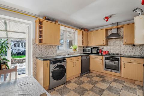 3 bedroom end of terrace house for sale, Dean Garden Rise, High Wycombe HP11