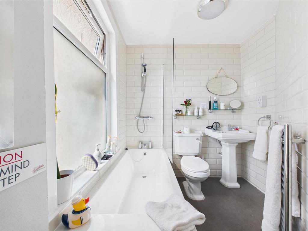 En-Suite Bathroom