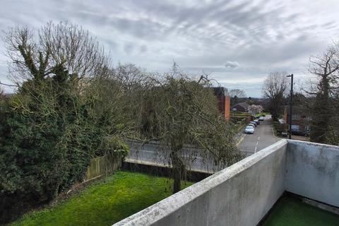 3 bedroom apartment for sale, Rusper Close, Stanmore, HA7