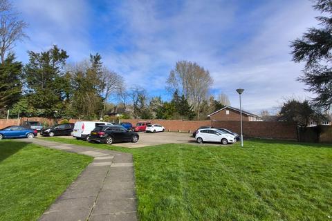 3 bedroom apartment for sale, Rusper Close, Stanmore, HA7