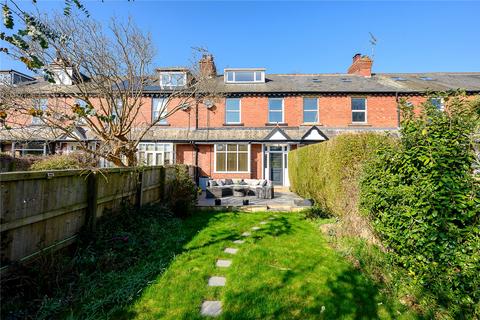 3 bedroom terraced house for sale - South View, Collingham, LS22