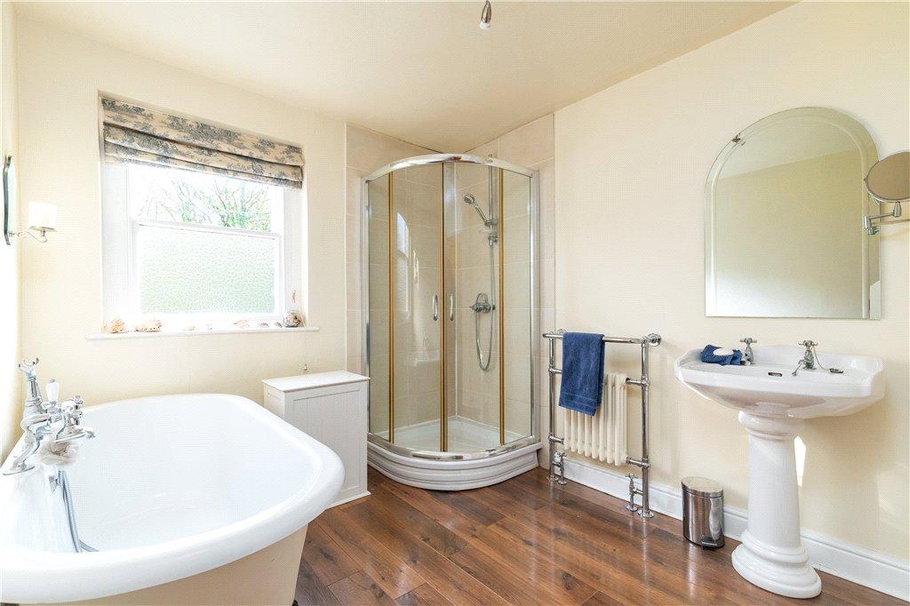 1st Floor Bathroom